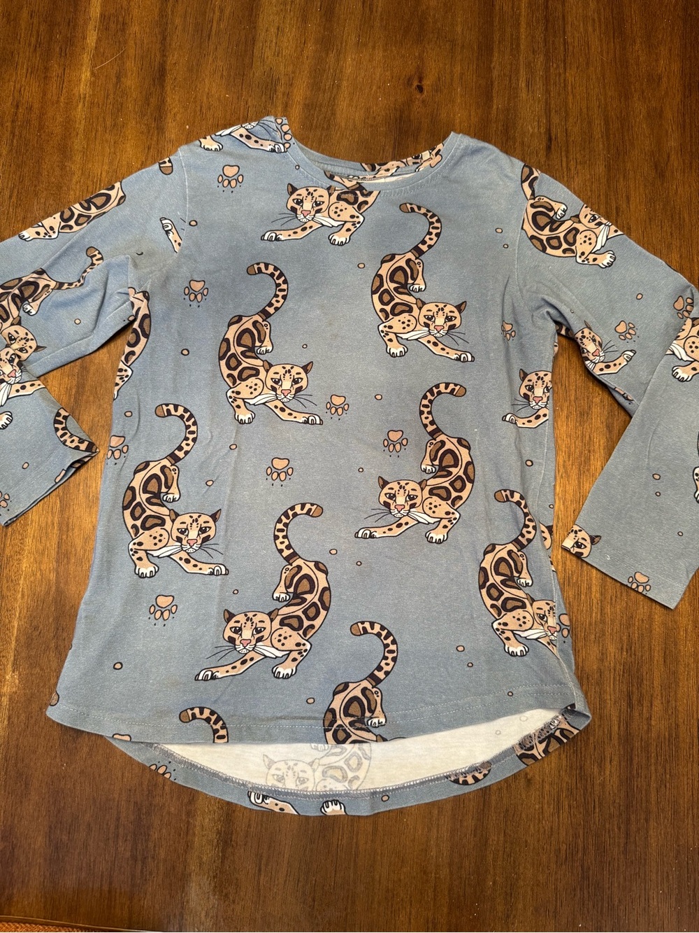 Mullido Long Sleeve Kids Top with Playful Leopard Print - Blue